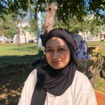 Babysitter Bayan Lepas: Adilla