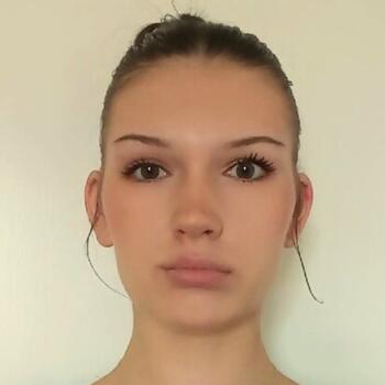 Babysitter in Chichester: Vikky