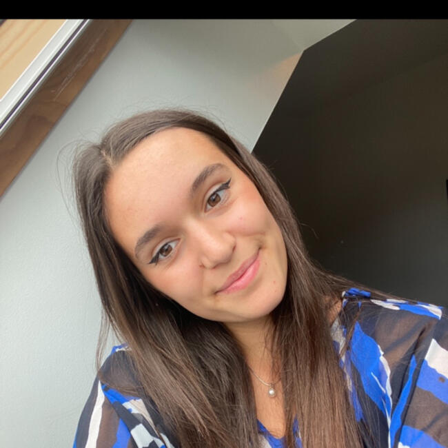 Babysitter in Saint-Pierre-de-Plesguen: Pauline