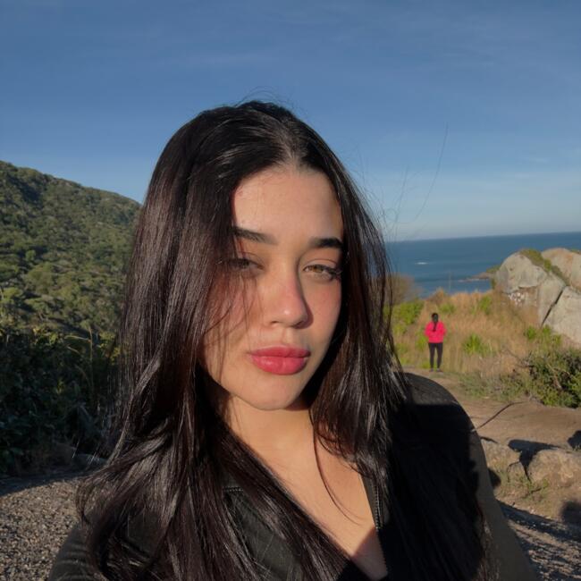 Babysitter in Juiz de Fora: Georgya