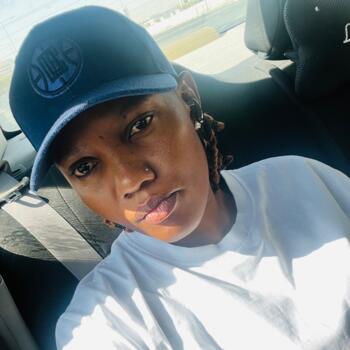 جليسة أطفال في الدوحة: Victoria