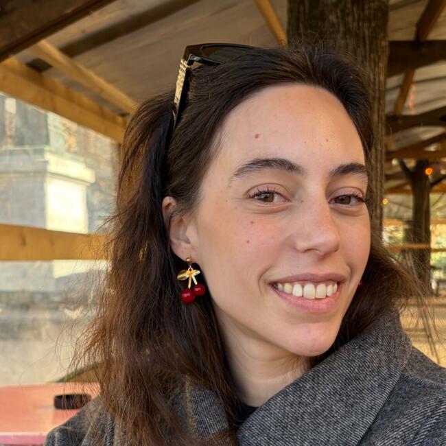 Babysitter in Lausanne: Elena