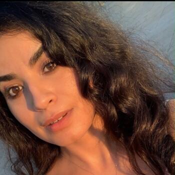 Babysitter in Marseille: Dounia