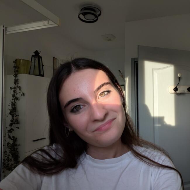 Babysitter in La Crau: Adélia