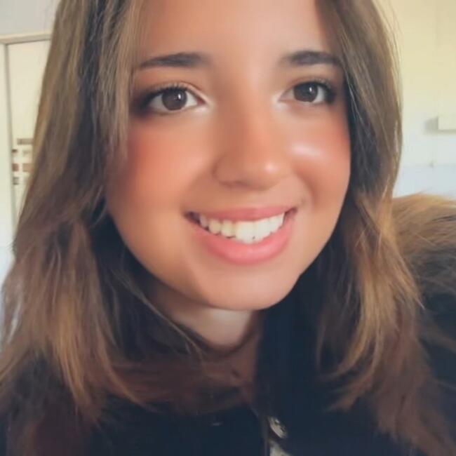 Babysitter in Lyon: Carla