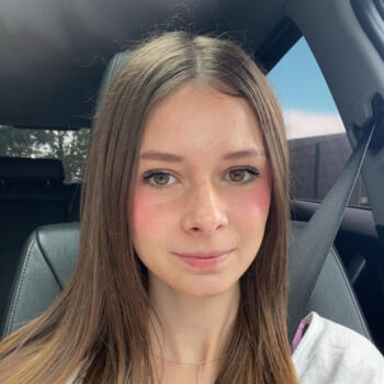 Babysitter in Saint-Cyr-sur-Loire: Cassandra