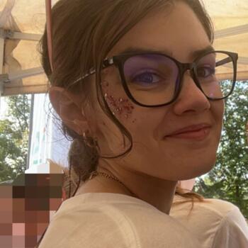 Babysitter in Urzy: Catleen