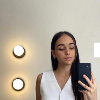 Babysitter Cambridge: Kaila Juliean