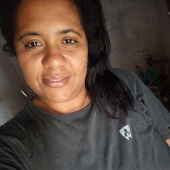 Babysitter in Caldas Brandão: Natália