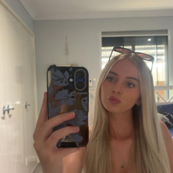 Babysitter in Perth: Holly