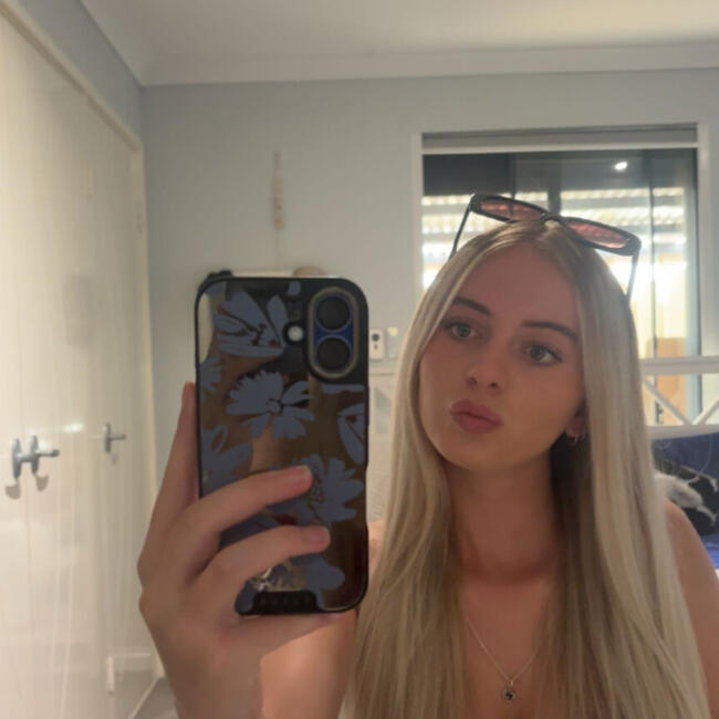 Babysitter in Perth: Holly
