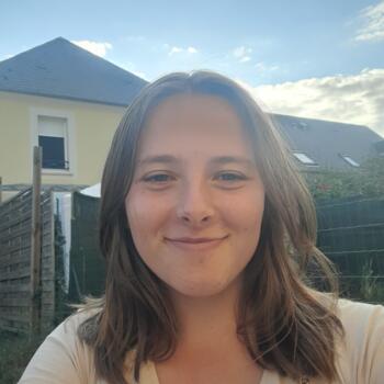 Baby-sitter in Caen: Océanne