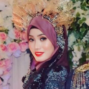 Babysitter in Simpang: Eiqadzira