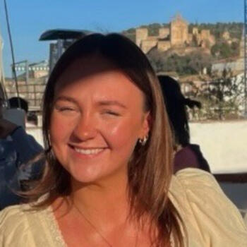 Babysitter in An Muileann gCearr: Shanon