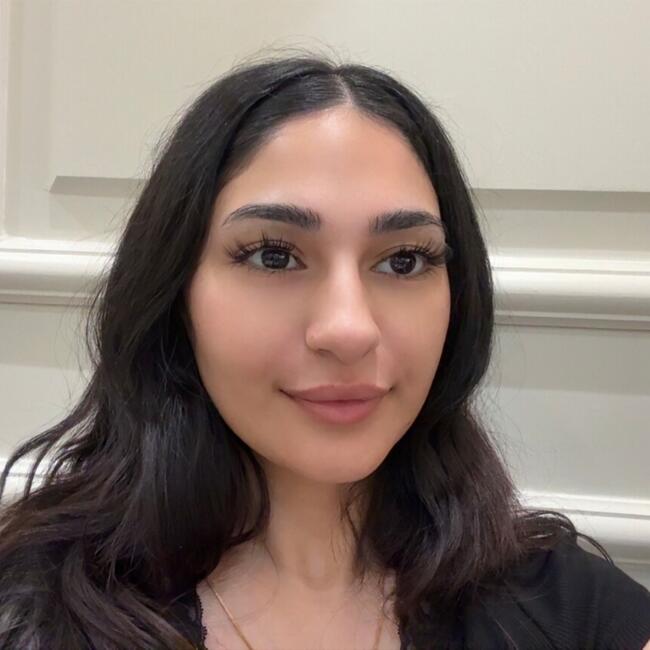 Babysitter in Nottingham: Mariam