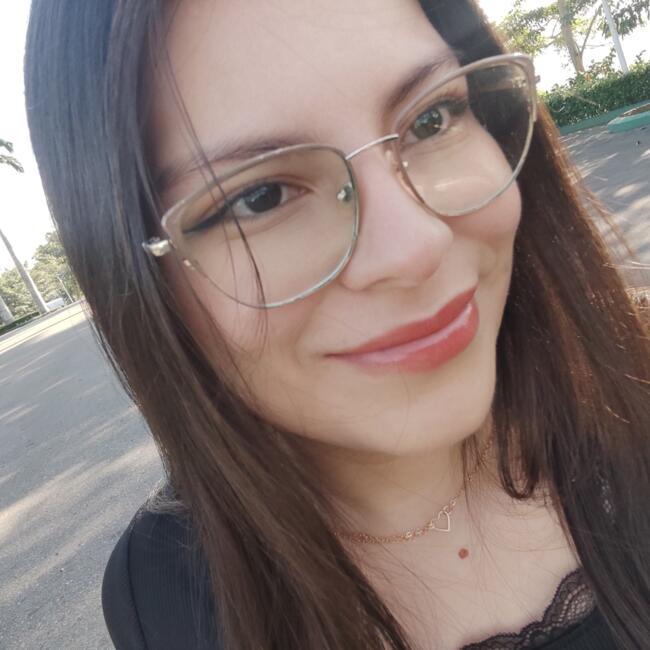 Niñera en Machala: Emily