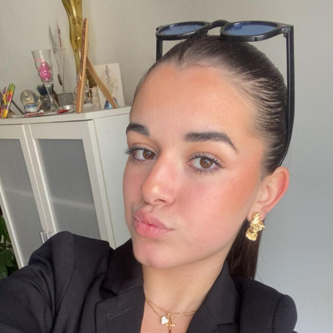 Babysitter in Villeneuve-la-Rivière: Erine