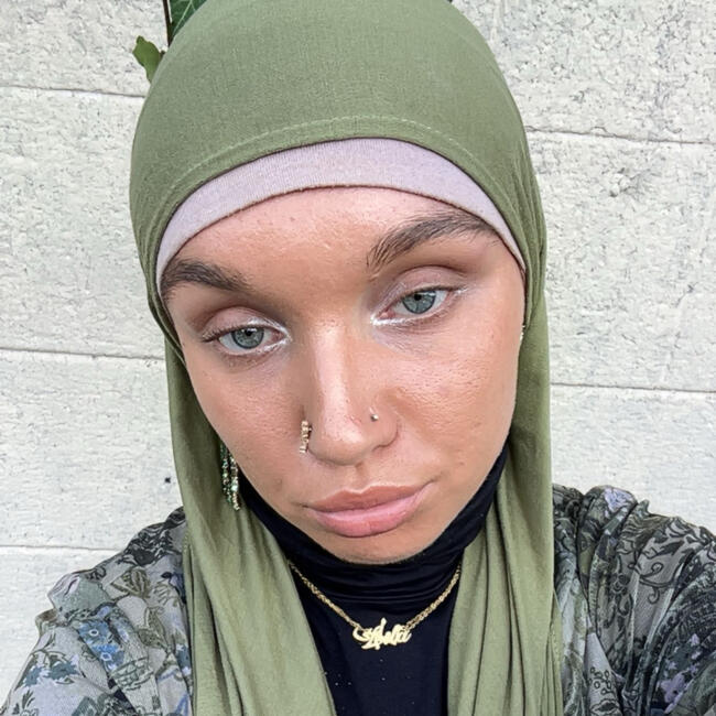 Babysitter in Valenciennes: Leila