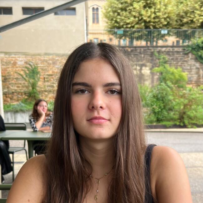 Babysitter in Fontaines-Saint-Martin: Marylou