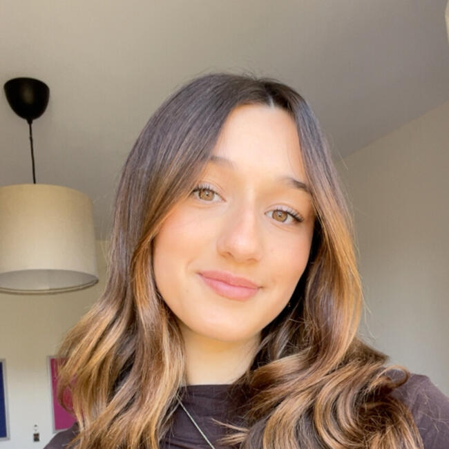 Babysitter in Armissan: Deva