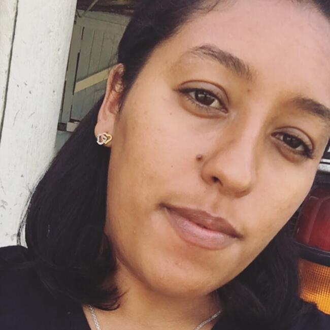 Canguro en Elche: Rosa iris