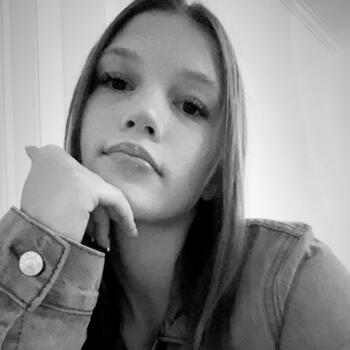 Babysitter in Täby: Evelina