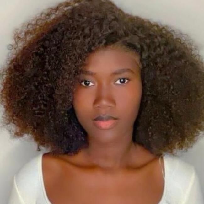 Babysitter in Bucharest: Aïda