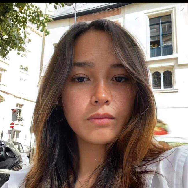 Baby-sitter à Neuilly-sur-Seine: Bryelle