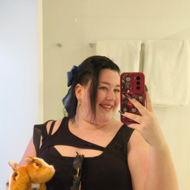 Babysitter in New Plymouth: Hyperion-Ray