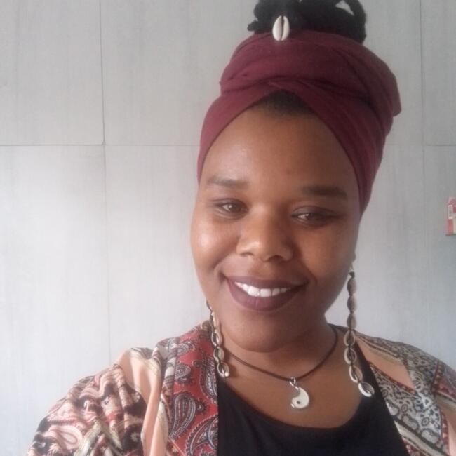 Babysitter in Motherwell: Andiswa