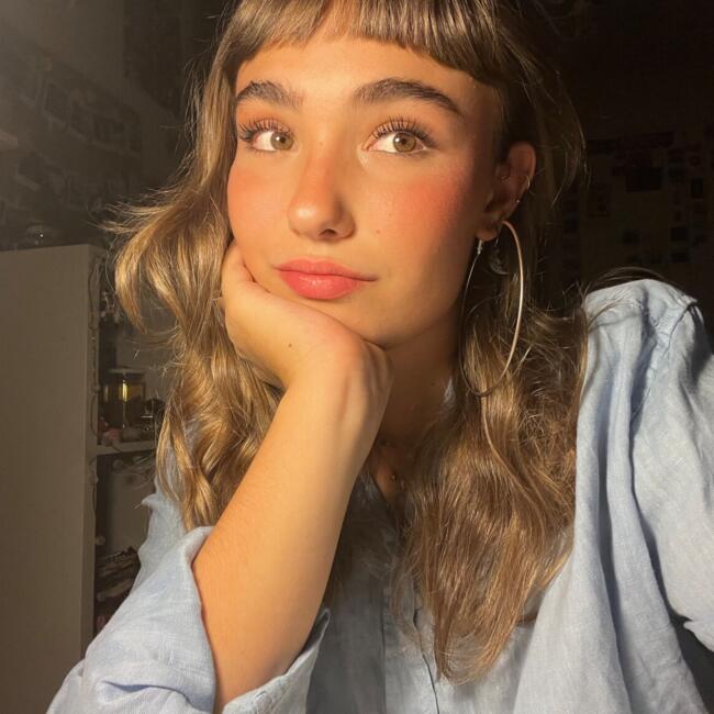 Babysitter in Paris: Candela