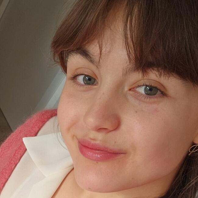 Babysitter in Châteaubriant: Elise