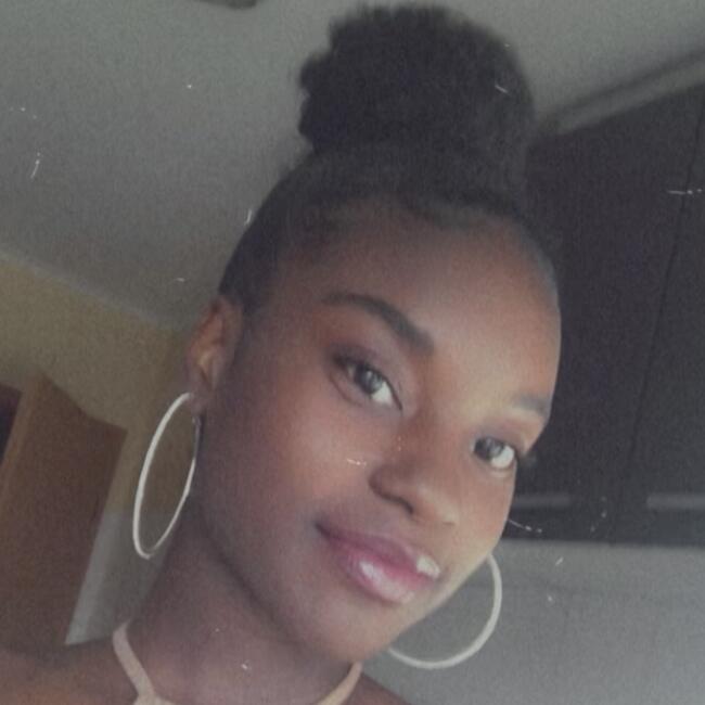 Babysitter in Luxembourg: Debora