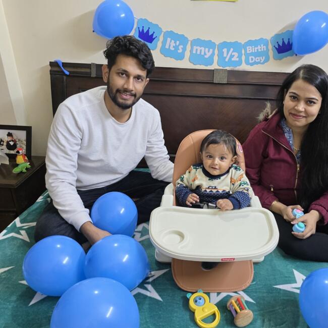 दिल्ली में बेबीसिटिंग की नौकरी: Monika