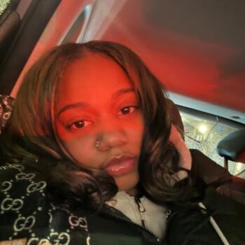 Babysitter Philadelphia: Leona