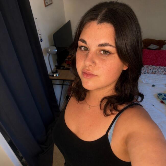 Babysitter in Is-sur-Tille: Melina