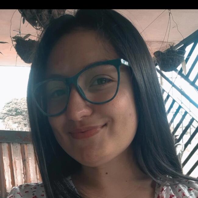 Niñera en Cartago: Elena Mata