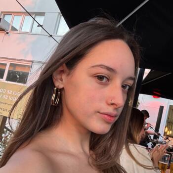 Babysitter em Montijo: Gabriella