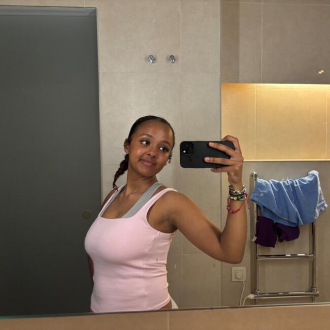 Babysitter in Woluwe-Saint-Pierre - Sint-Pieters-Woluwe: Delia