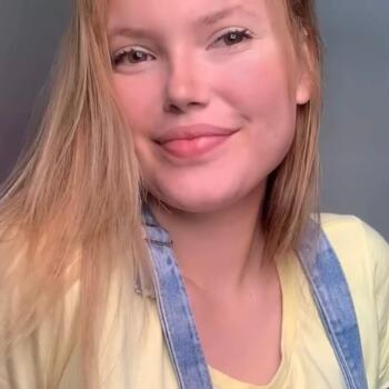 Babysitter in Brasília: Sara