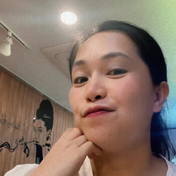 Babysitter in Gwanam: Juvelyn