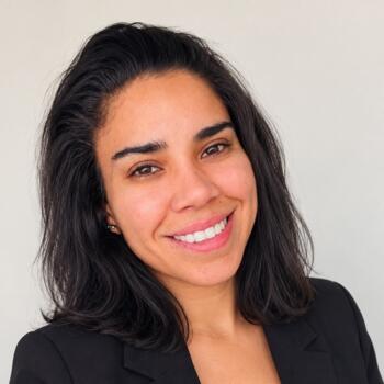 Babysitter in Batalha: Débora Guimarães