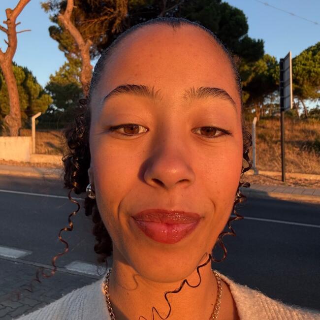 Babysitter in Almada: Maria