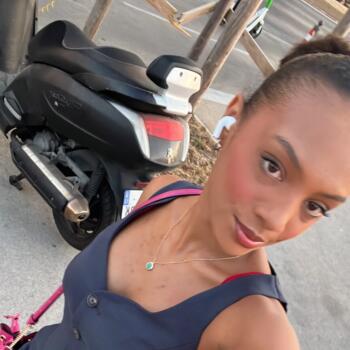 Babysitter in Marseille: Assya