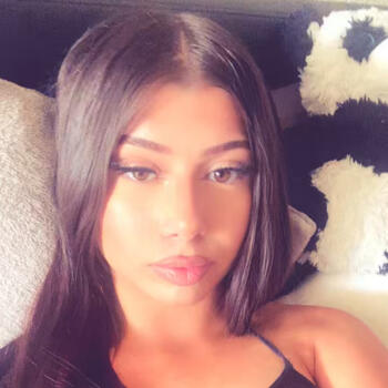 Babysitter in Floirac: Asya