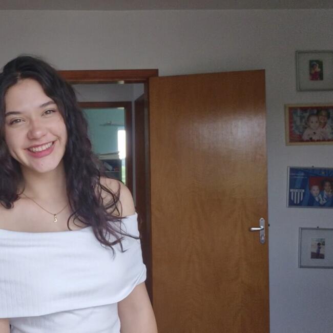 Babysitter in São Miguel do Oeste: Laura