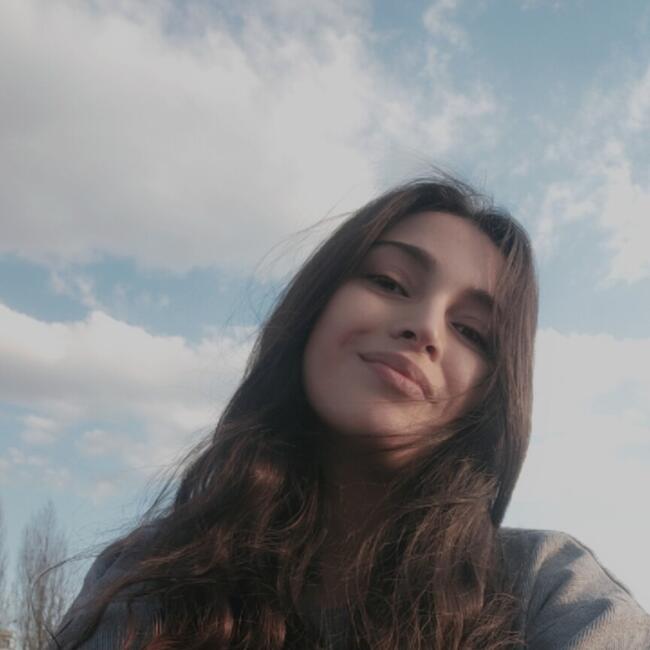 Bonă în București: Anais
