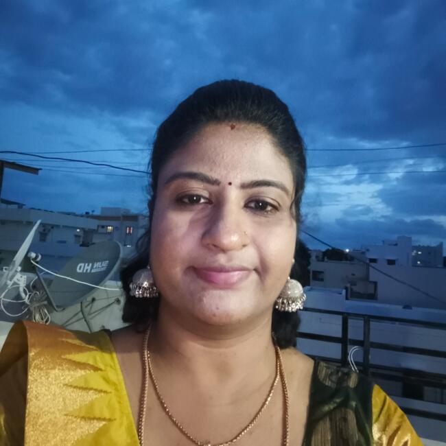 हैदराबाद में बेबीसिटर: Divya