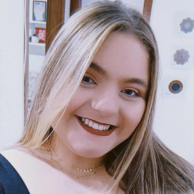 Babysitter in Guarapari: Amanda