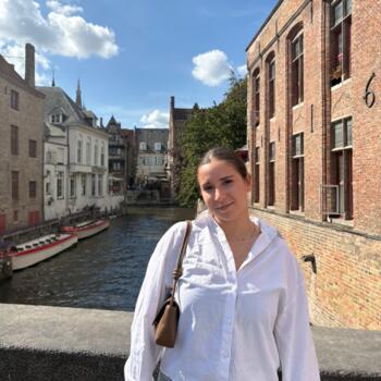Babysitter in Chalon-sur-Saône: Emma